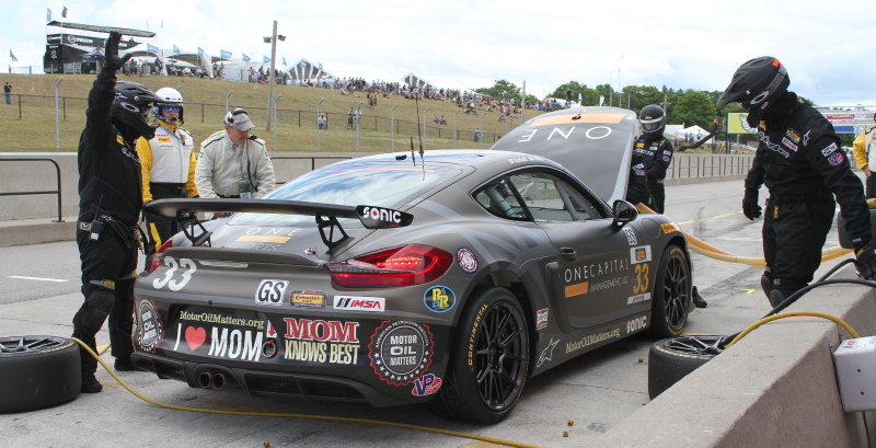 Illustration for article titled A Close-Up Look At All Of The Crazy Action In A Routine Sportscar Pit Stop